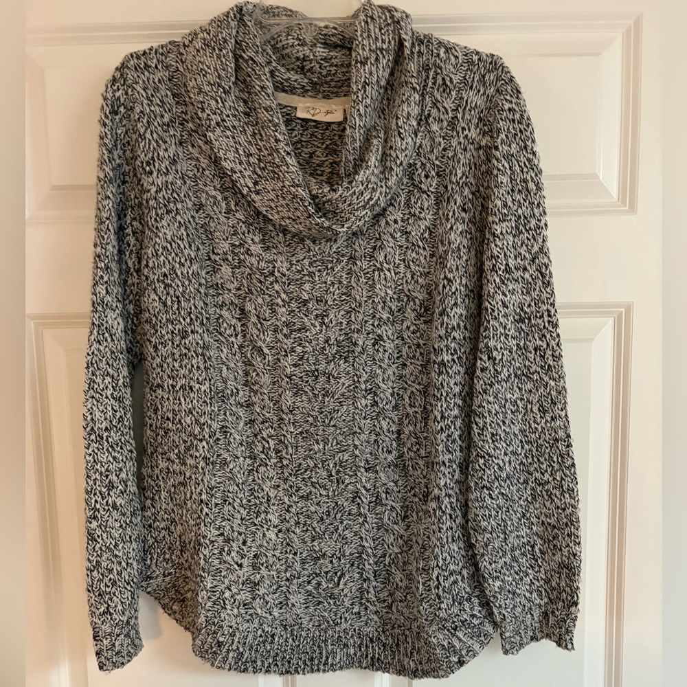 RD Style Black and White Cowl Neck Sweater